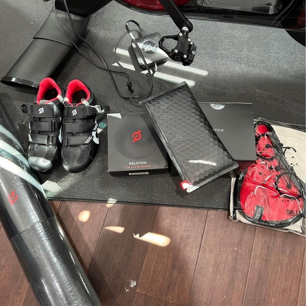 Peloton set of 3 pound weights brand new in box